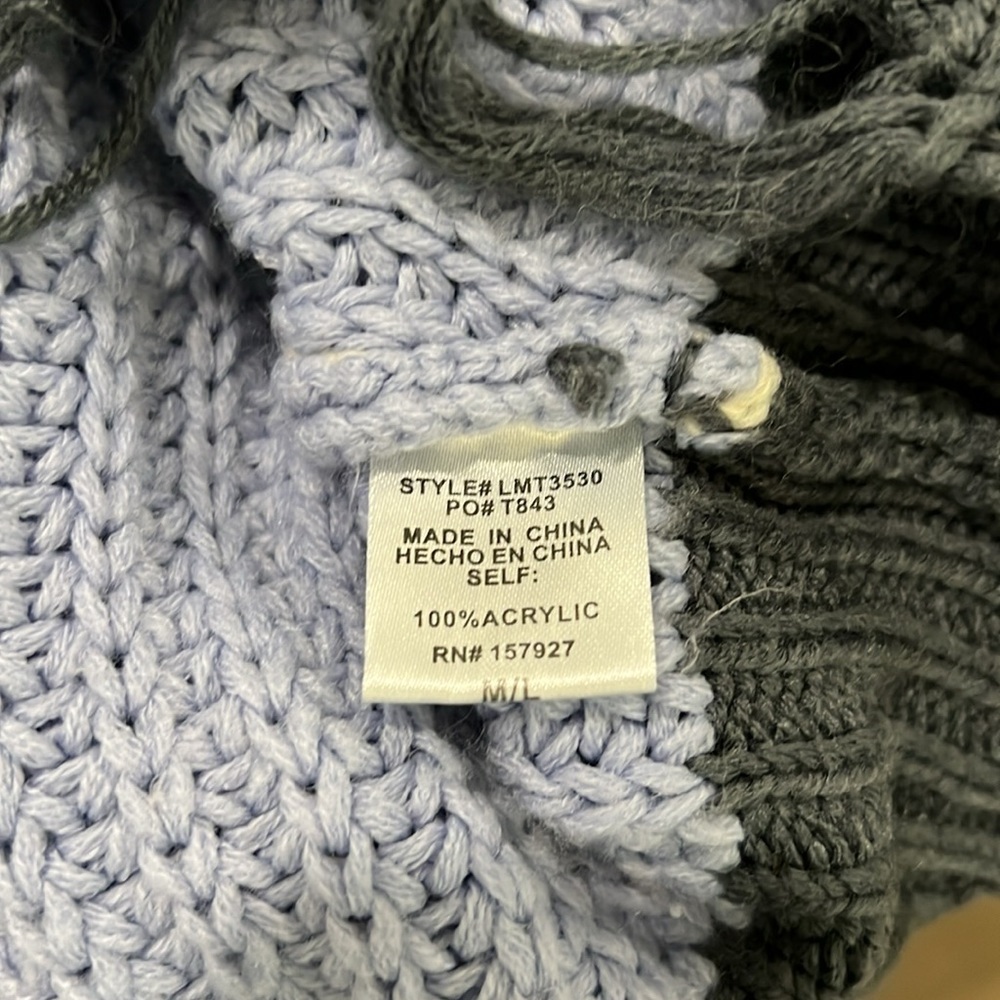 La Miel Distressed Colorblock Sweater – Size M/L - Picture 9 of 11